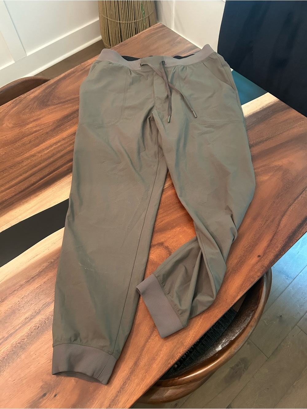 lululemon athletica Men's Jogger Pants in Olive